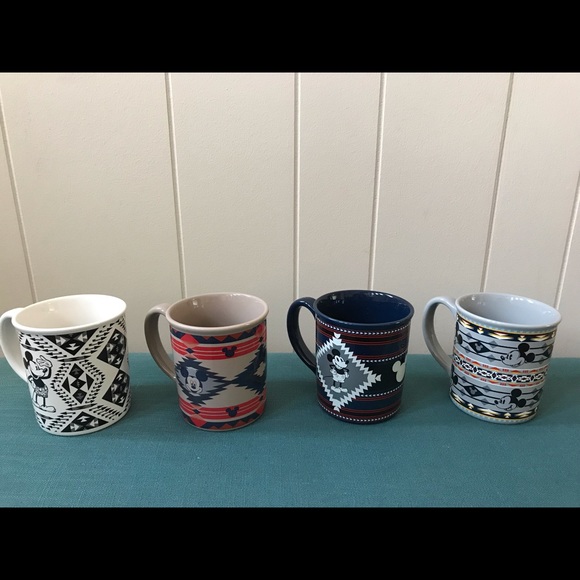 Pendleton Disney Mickey Mouse 4 mug set - Picture 3 of 5